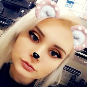 Meet your Posher, Hayley